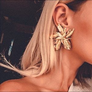 Coming Soon! Trendy Gold Flower Lead Stud Earrings